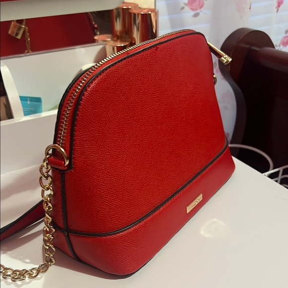 ALDO Red Crossbody Bag with Gold Chain - Picture 2 of 2